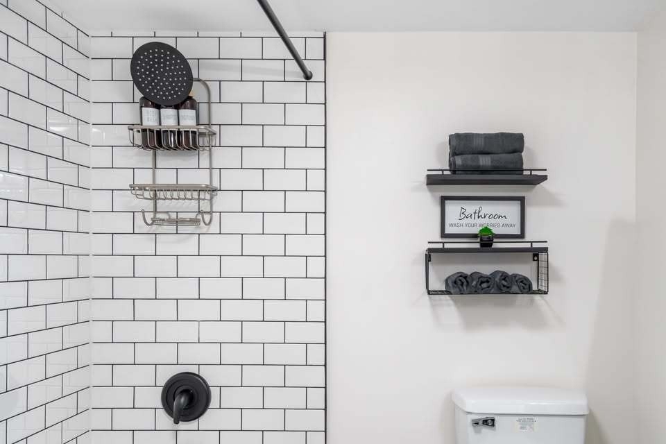 816 W Saint James Street - Photo 12