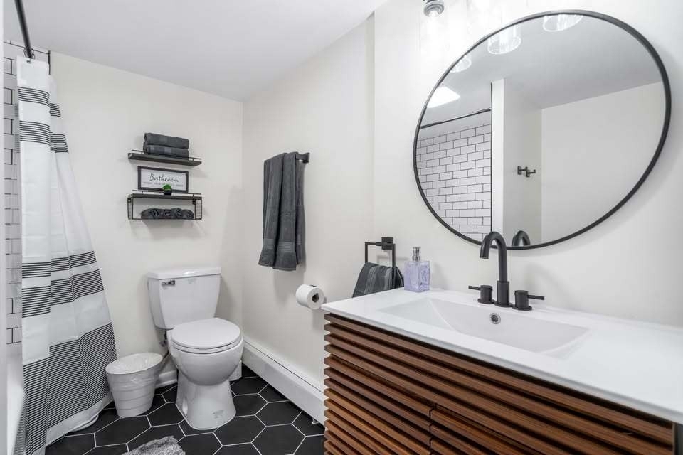 816 W Saint James Street - Photo 10