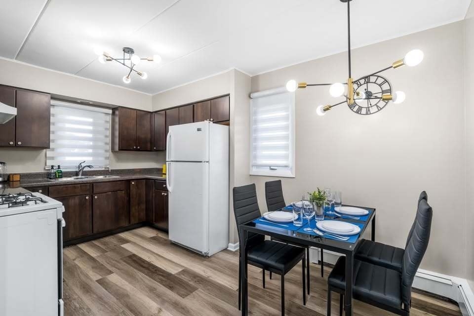 816 W Saint James Street - Photo 9