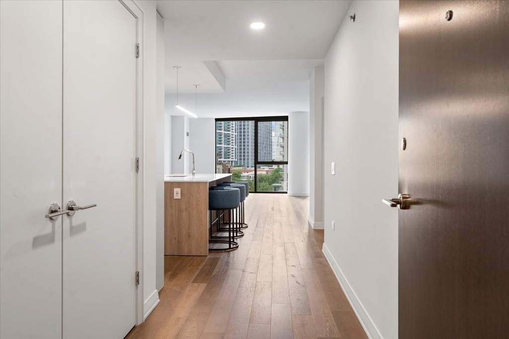 211 N Harbor Drive - Photo 7