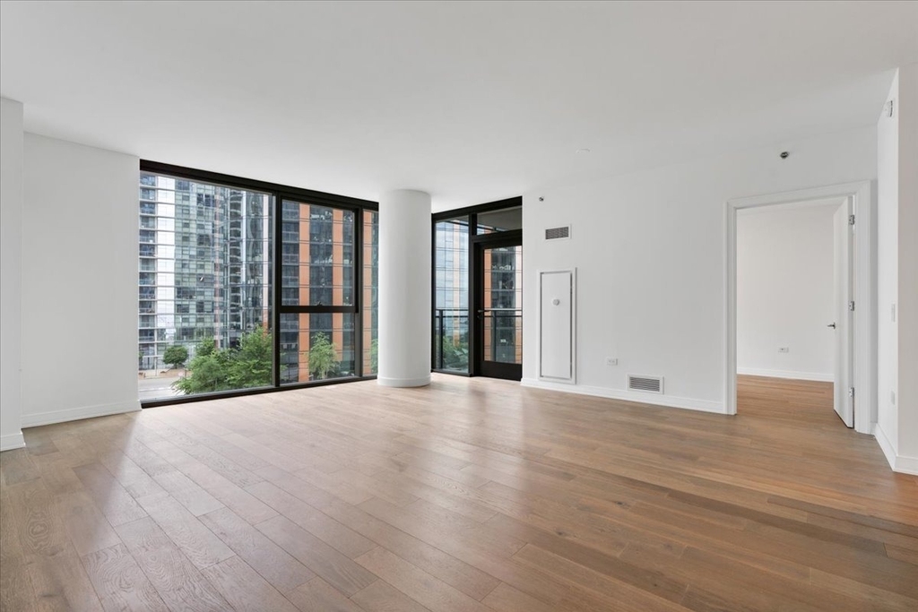 211 N Harbor Drive - Photo 2