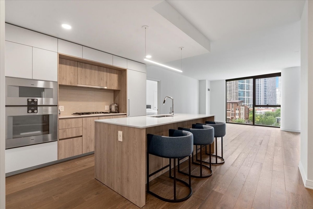 211 N Harbor Drive - Photo 4