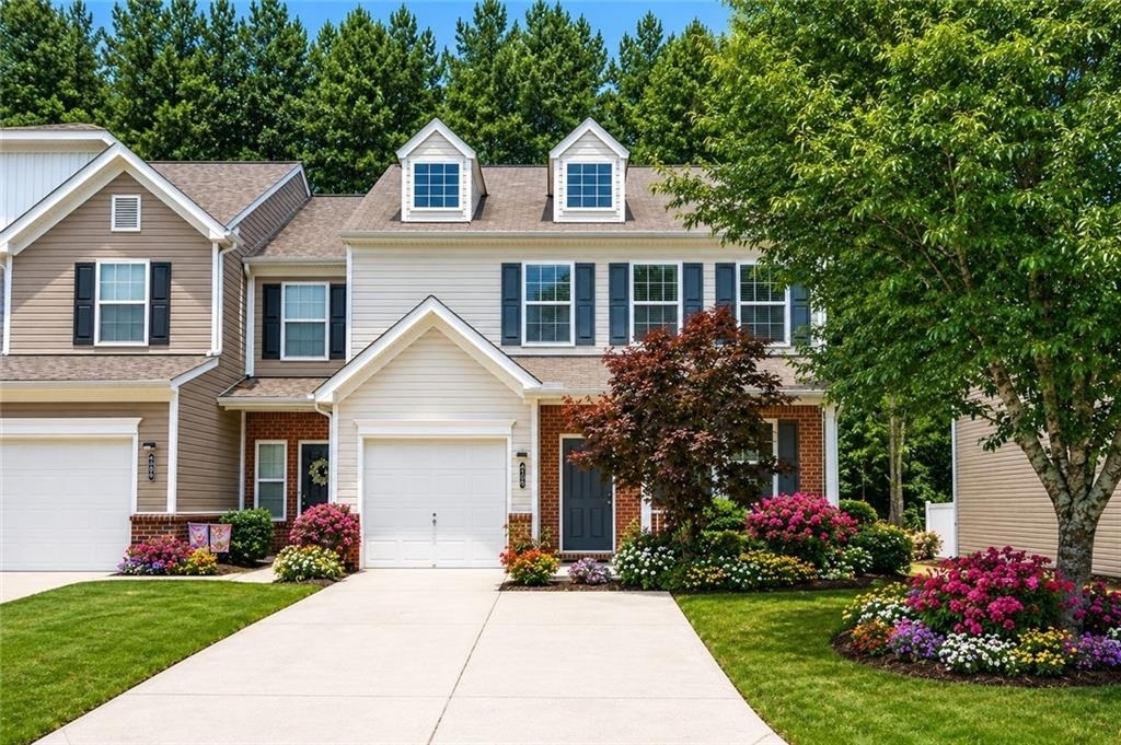 559 Windstone Trail - Photo 0