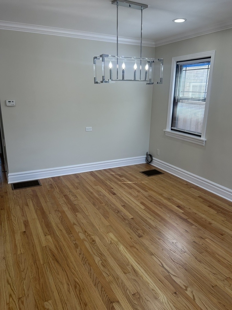 6620 W Devon Avenue - Photo 8