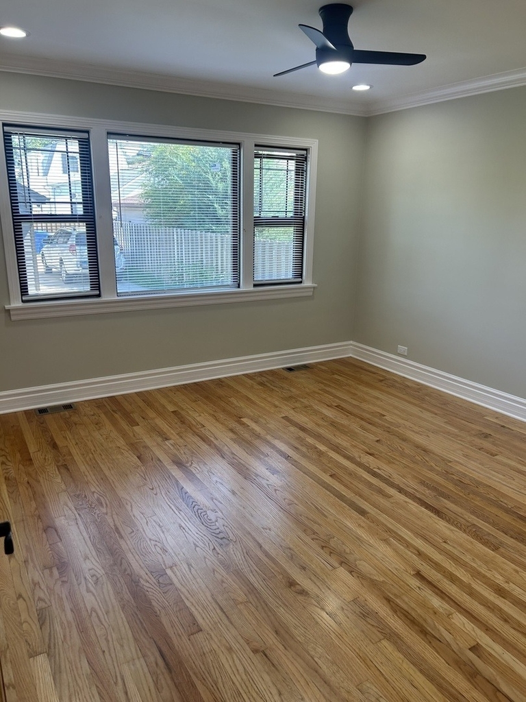 6620 W Devon Avenue - Photo 15