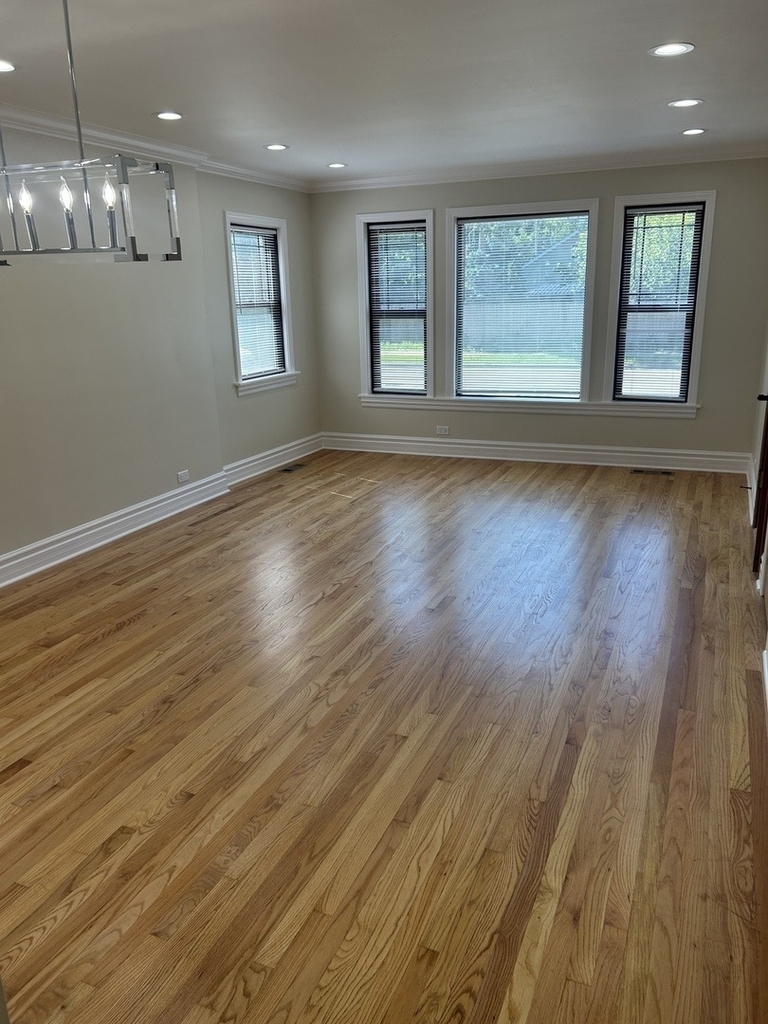6620 W Devon Avenue - Photo 9