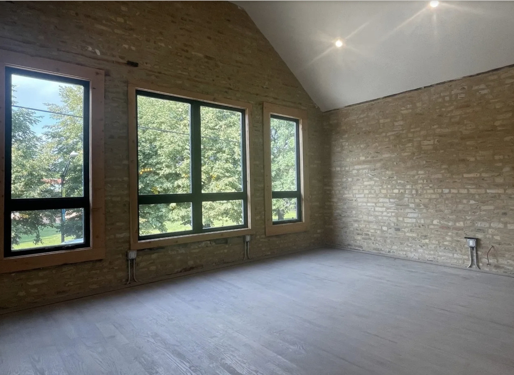 1157 W Webster Avenue - Photo 1