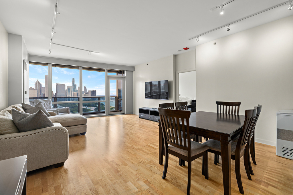 1211 S Prairie Avenue - Photo 11