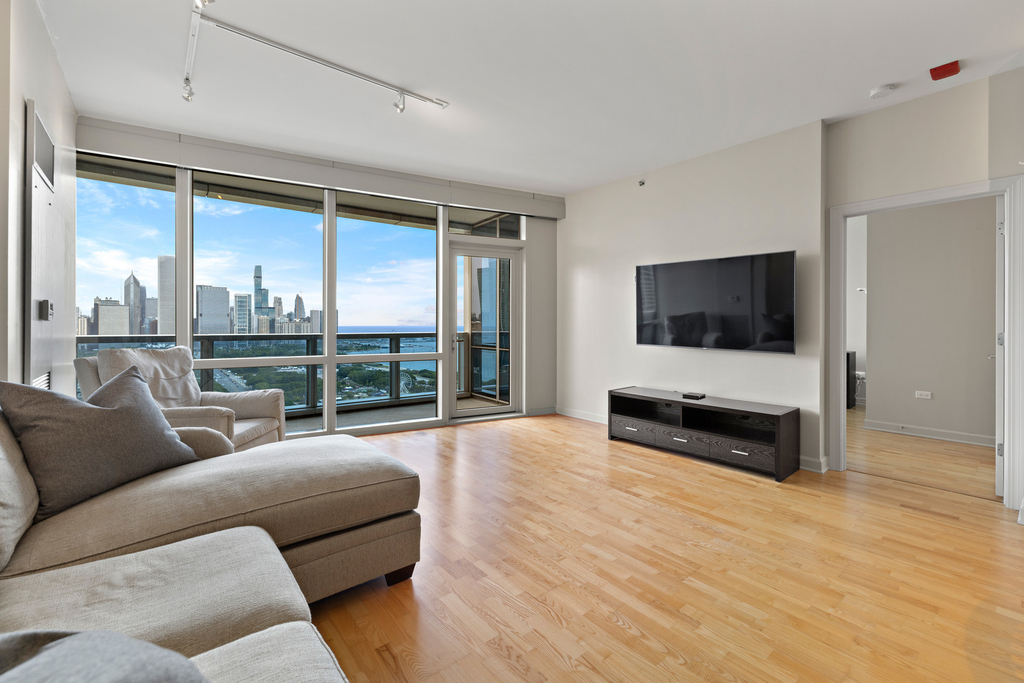 1211 S Prairie Avenue - Photo 12