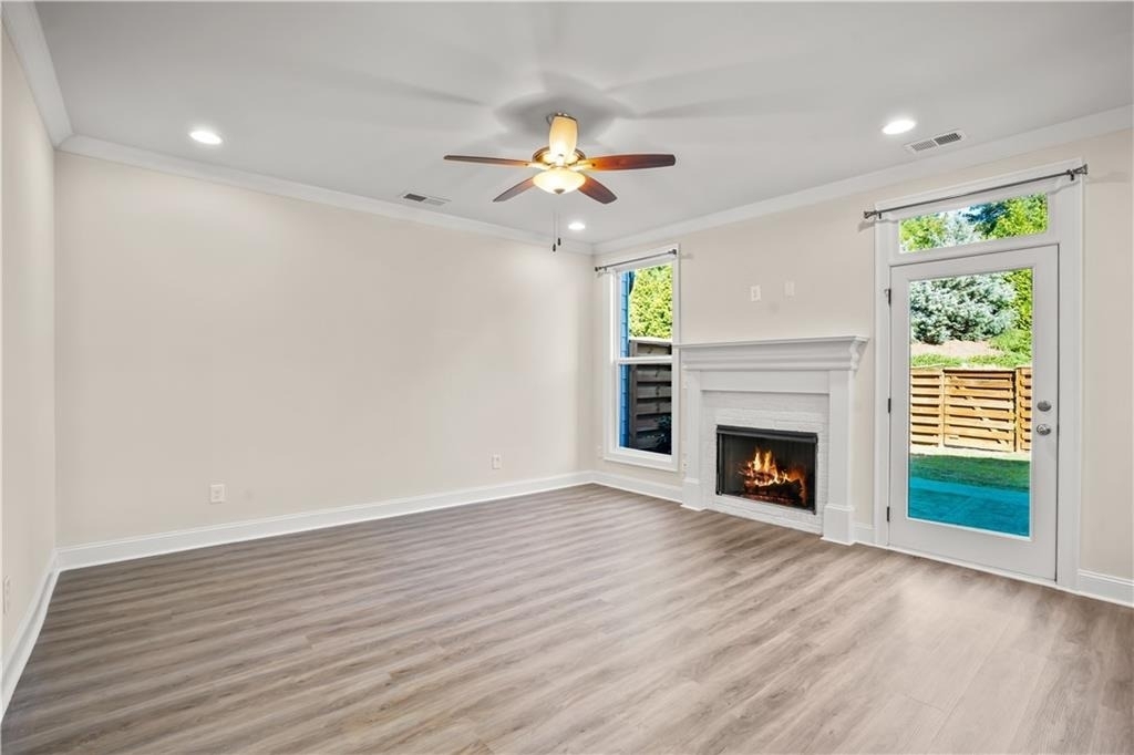 1011 Towneship Way - Photo 9