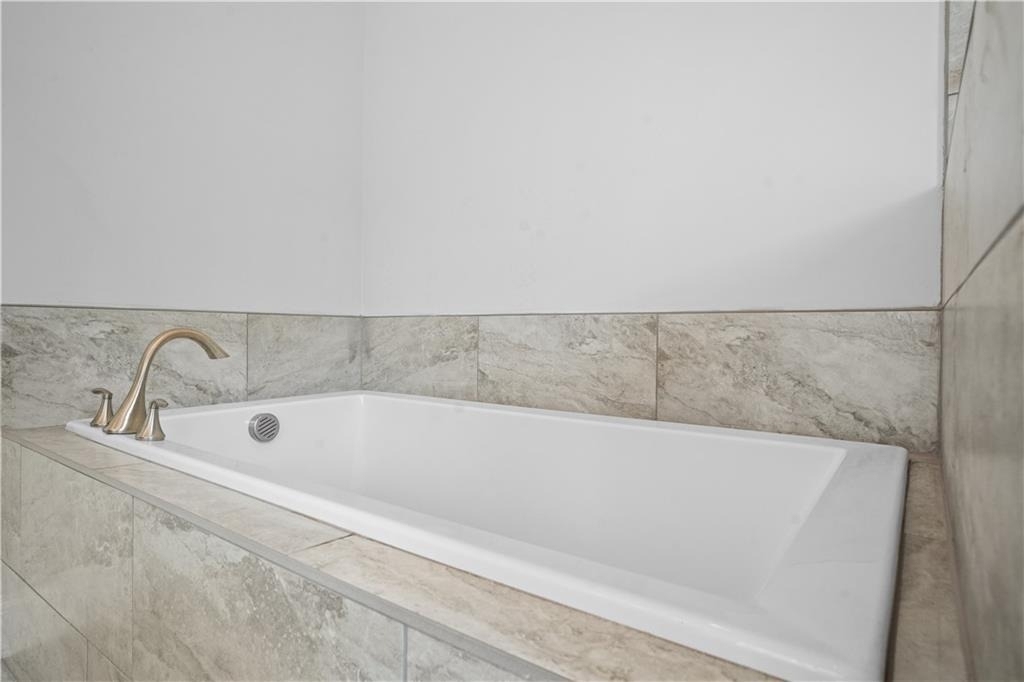 1011 Towneship Way - Photo 18