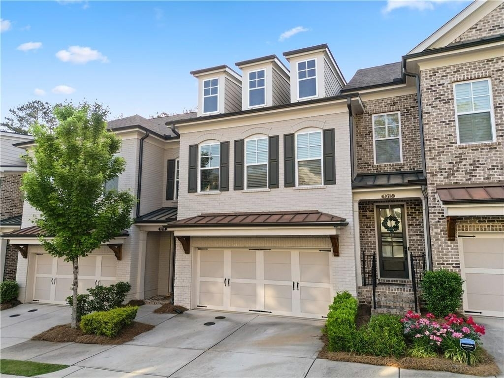1011 Towneship Way - Photo 1