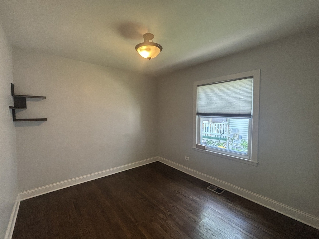 2224 Foster Street - Photo 11