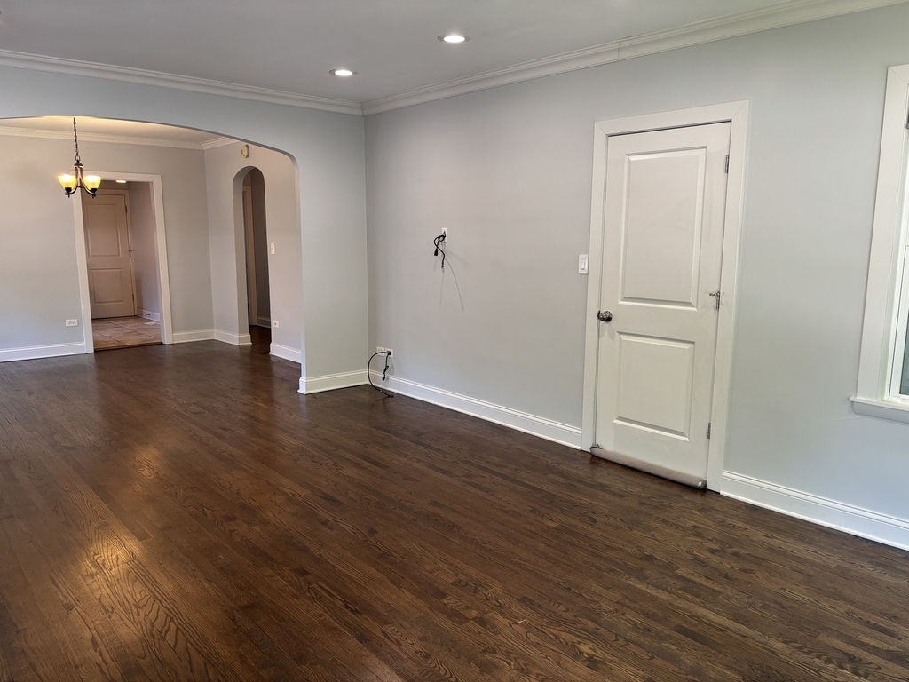 2224 Foster Street - Photo 2