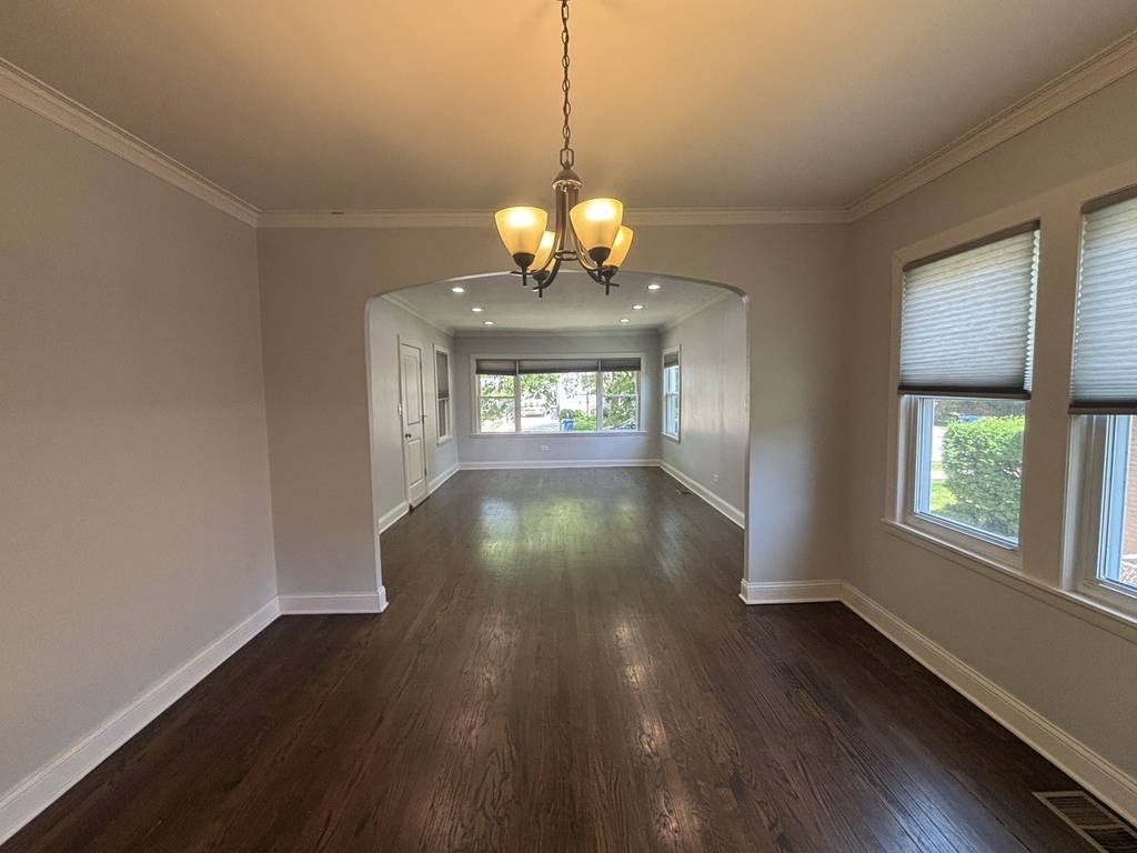 2224 Foster Street - Photo 5