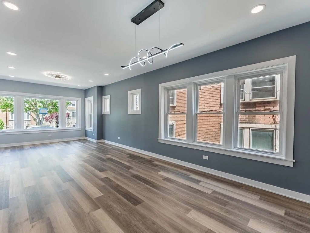 5131 W Roscoe Street - Photo 13