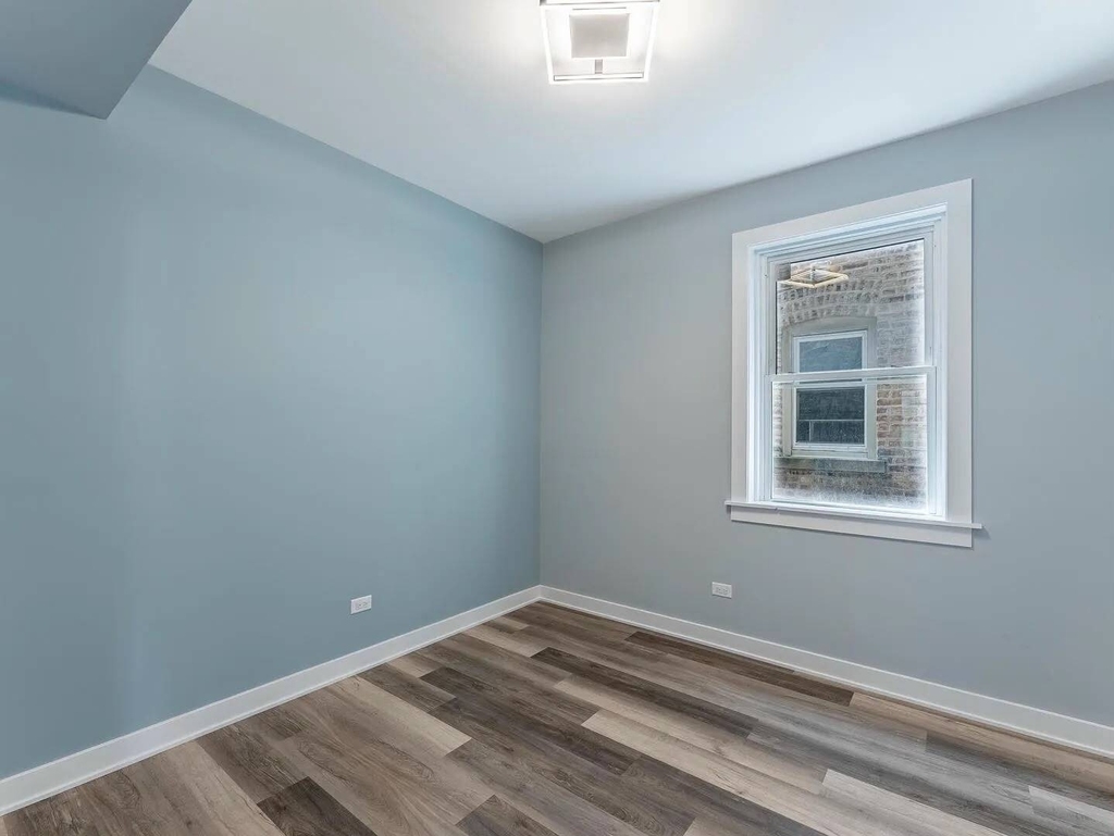 5131 W Roscoe Street - Photo 6