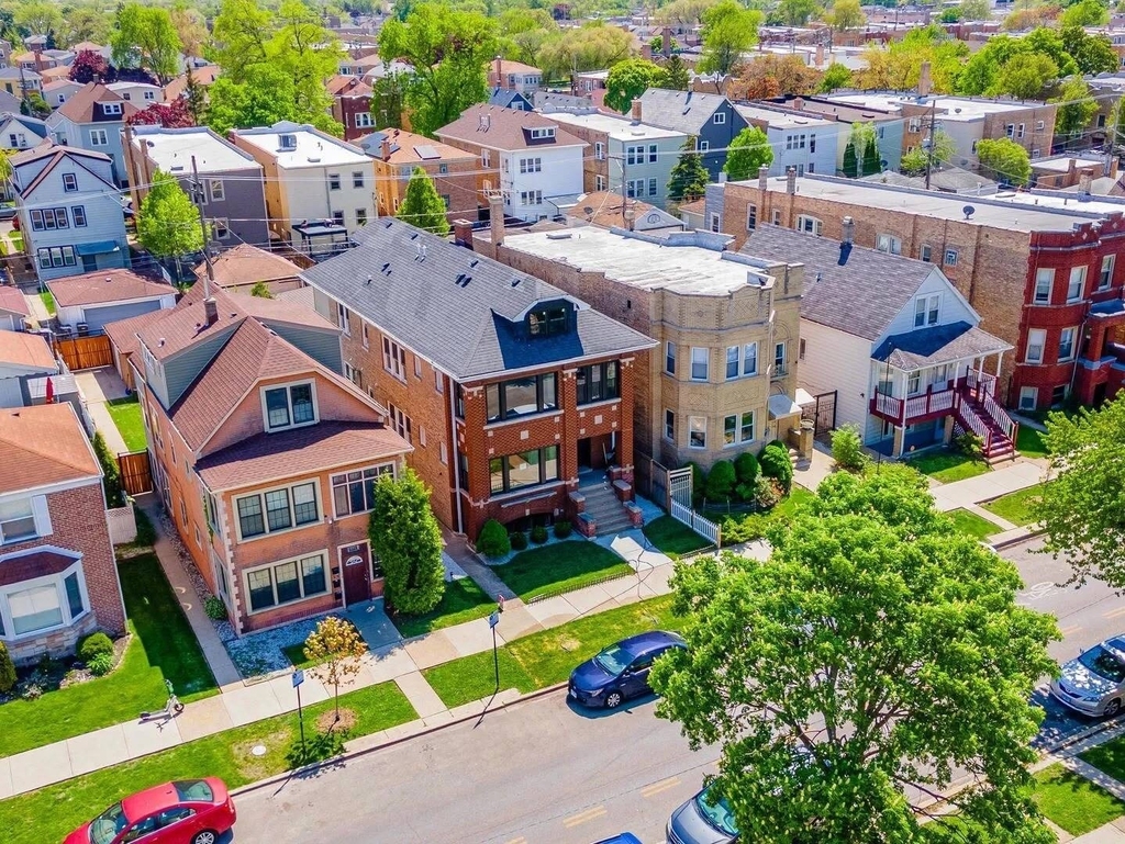 5131 W Roscoe Street - Photo 3