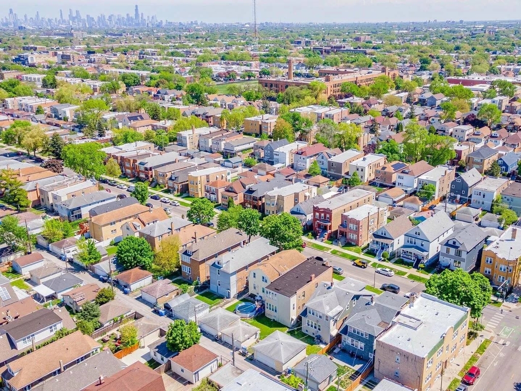 5131 W Roscoe Street - Photo 4