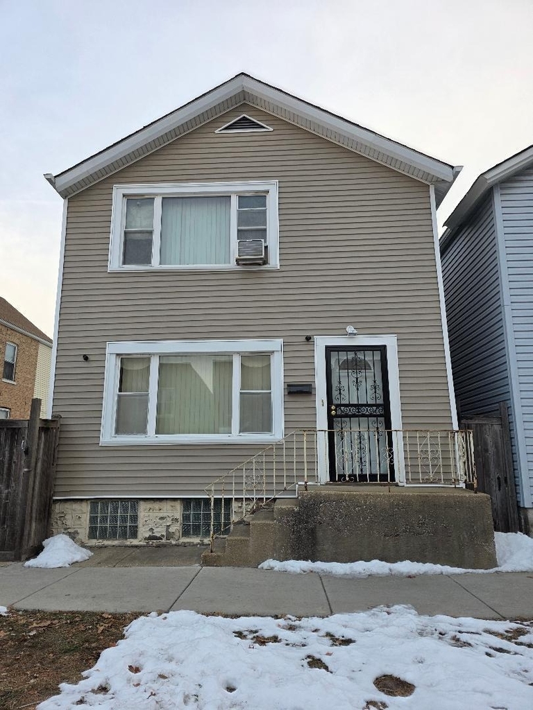 1712 W 33rd Place - Photo 0