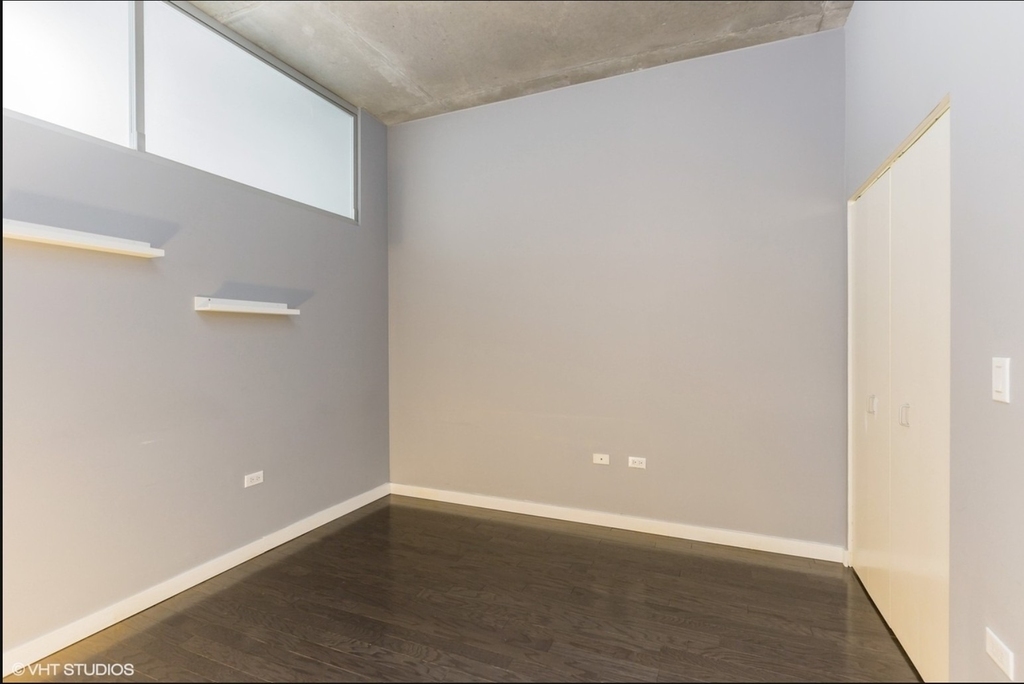 235 W Van Buren Street - Photo 11