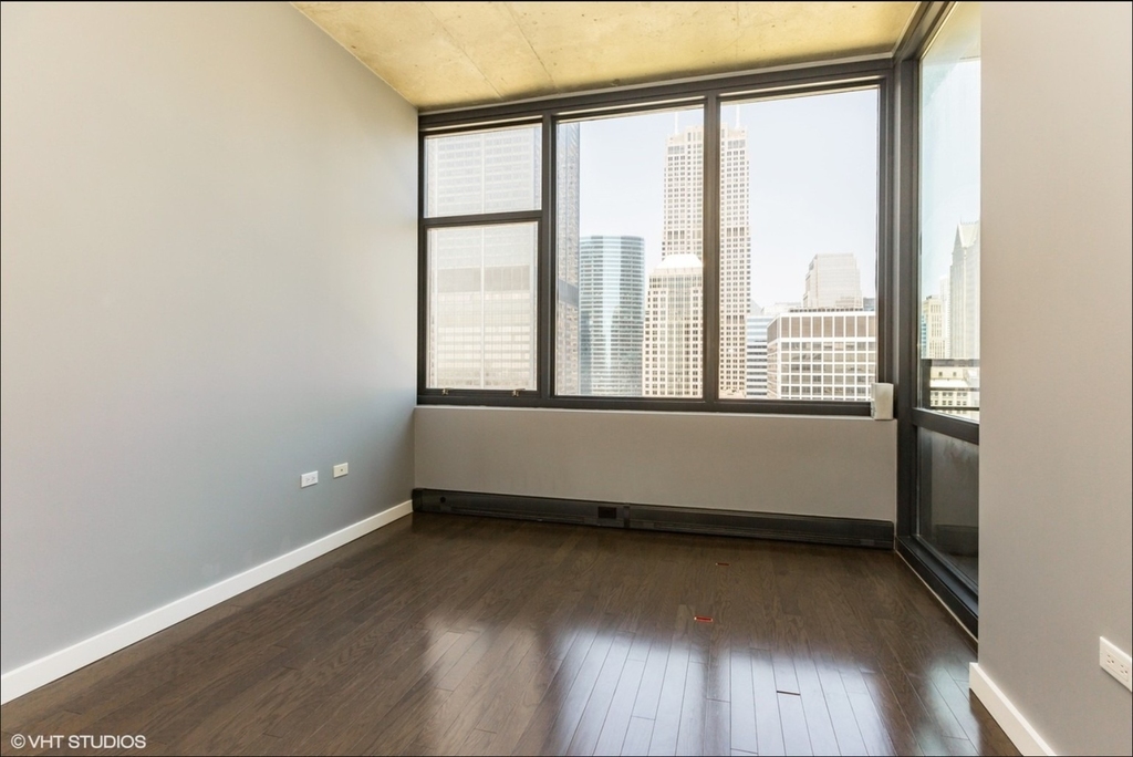 235 W Van Buren Street - Photo 9
