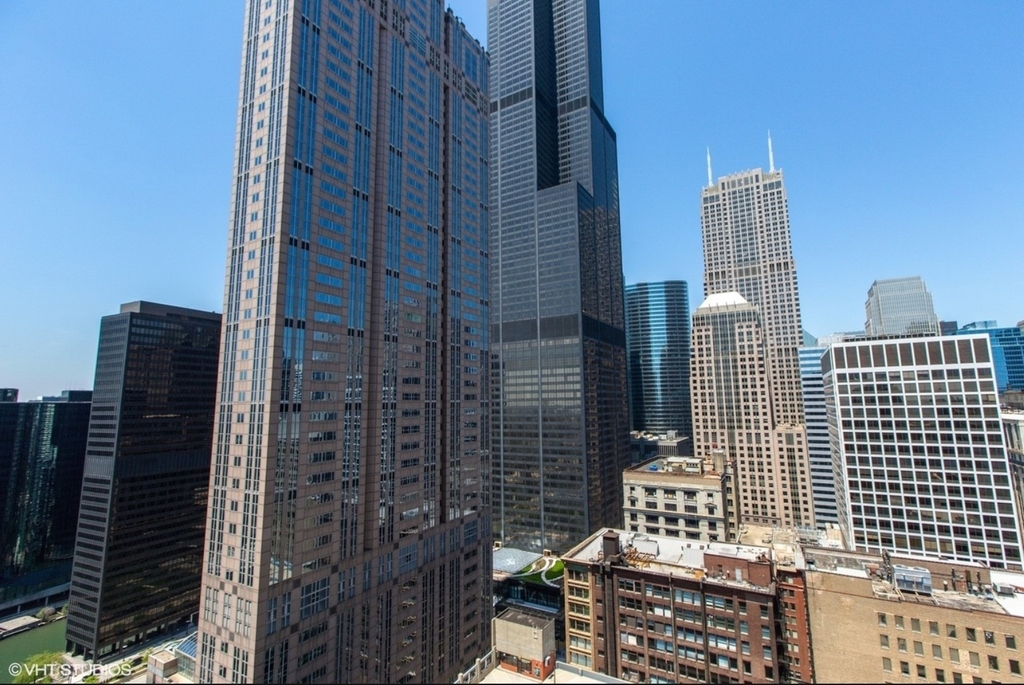235 W Van Buren Street - Photo 8