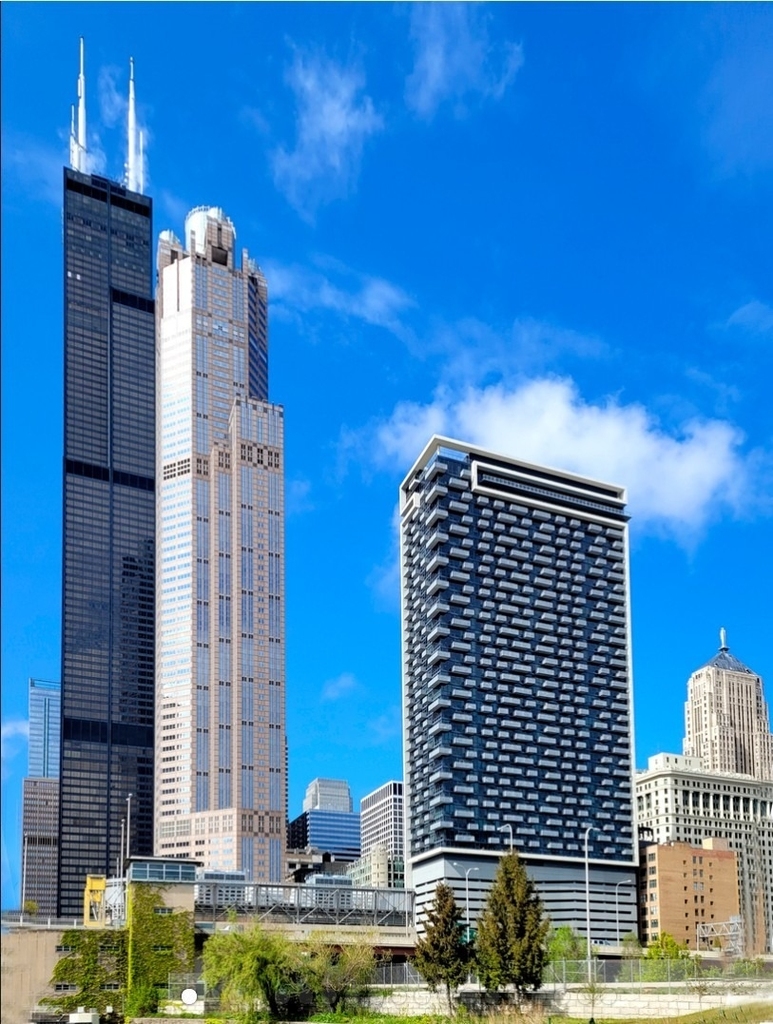 235 W Van Buren Street - Photo 0