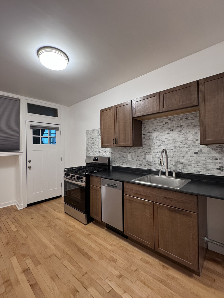 4752 N Virginia Avenue - Photo 4