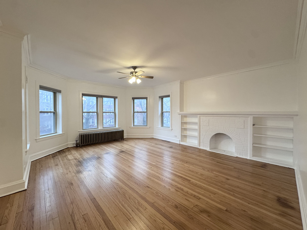 4752 N Virginia Avenue - Photo 2