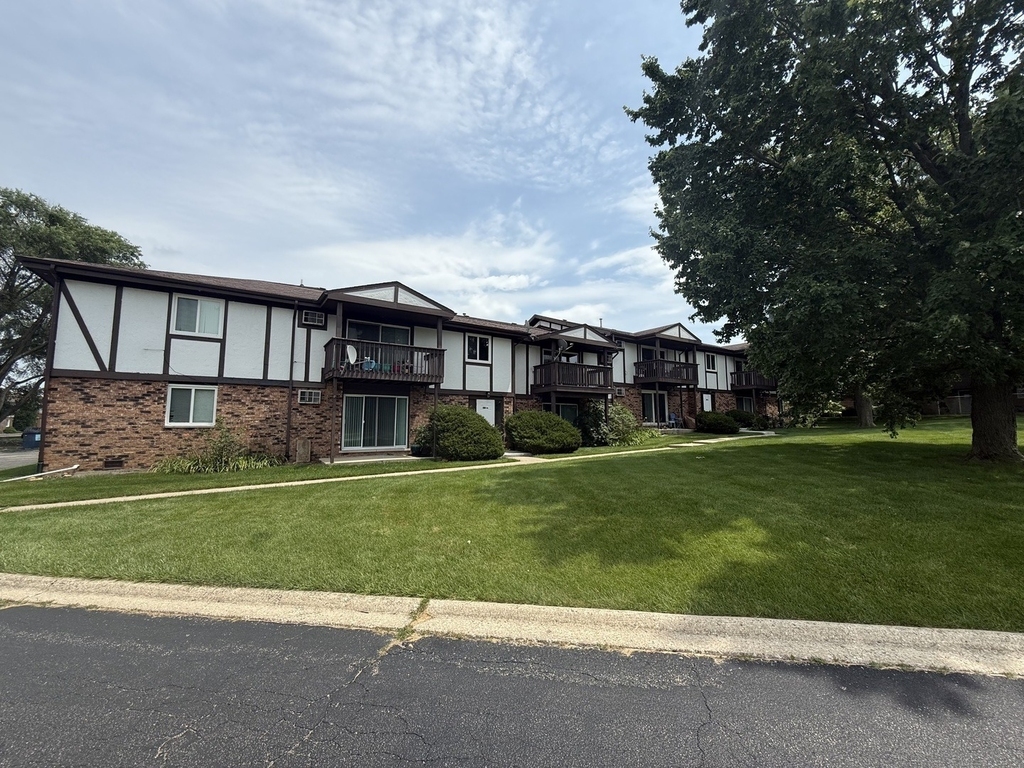 1032 Shagbark Road - Photo 3