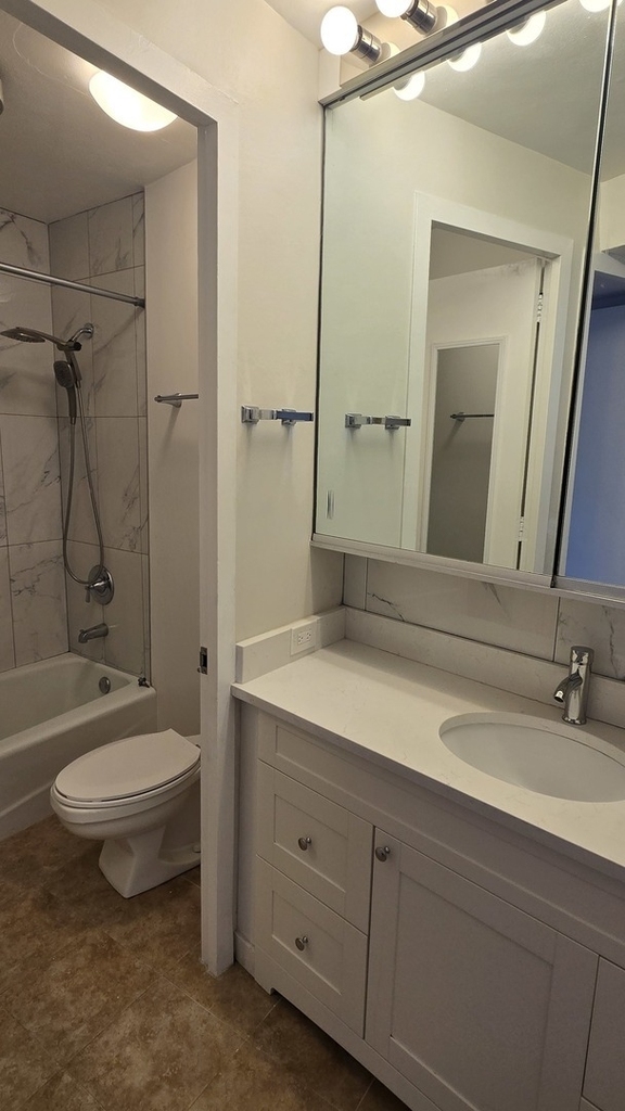 300 N State Street - Photo 6