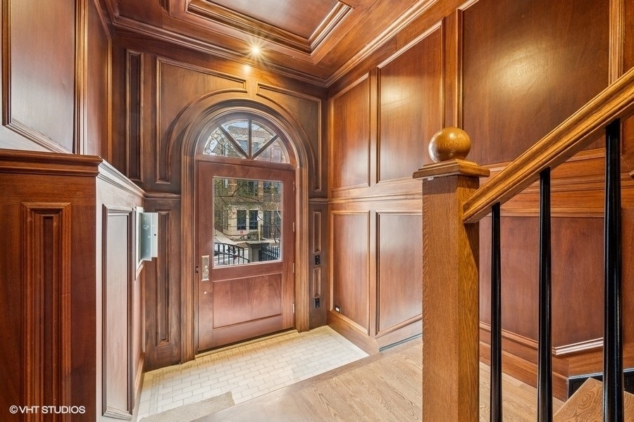 746 W Belden Avenue - Photo 1