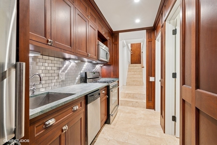 746 W Belden Avenue - Photo 20