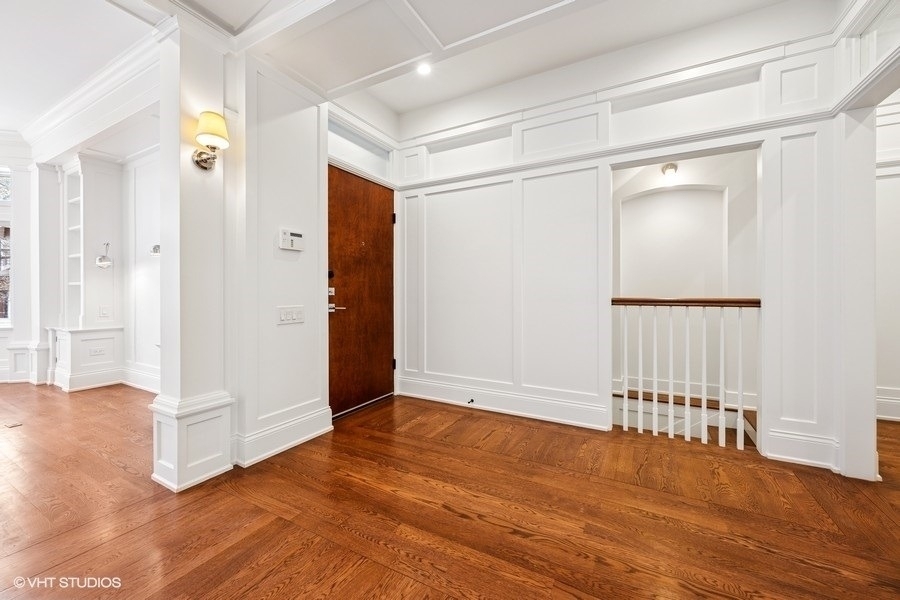 746 W Belden Avenue - Photo 2