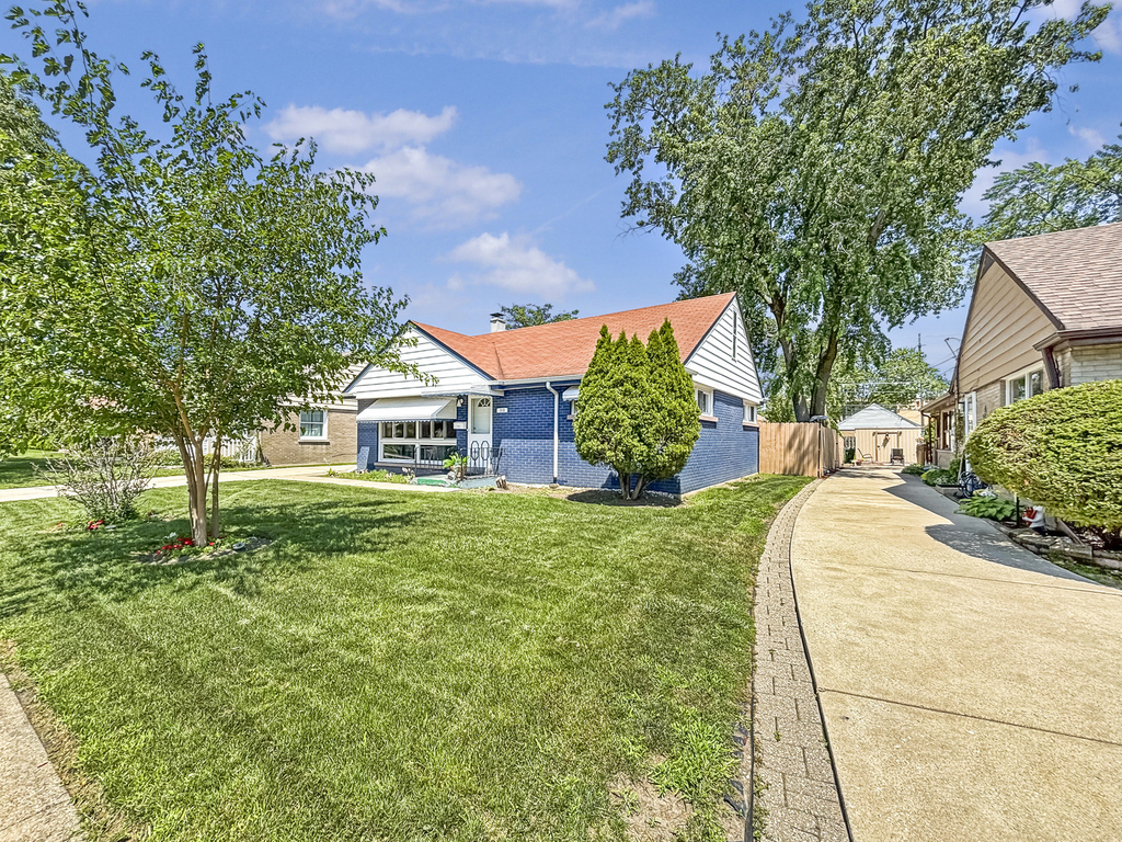 1113 Bristol Avenue - Photo 1