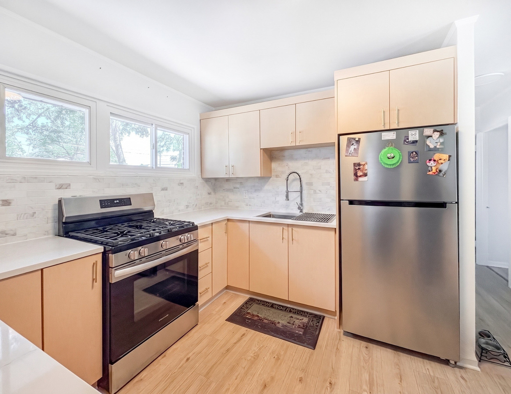1113 Bristol Avenue - Photo 3