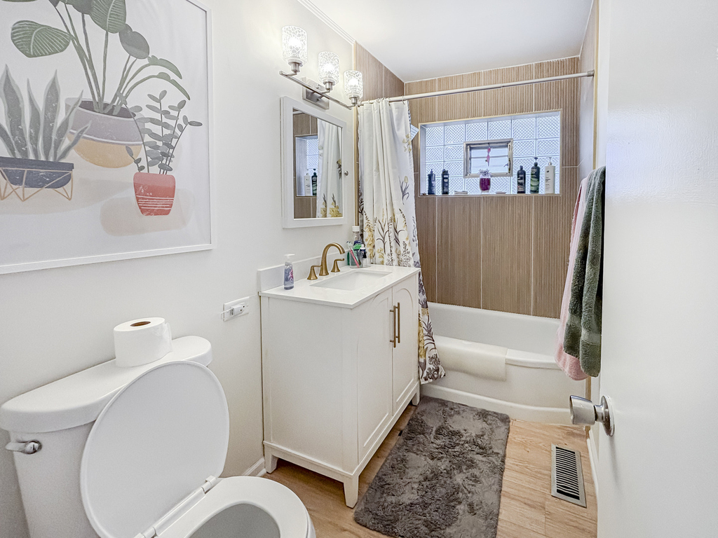 1113 Bristol Avenue - Photo 5