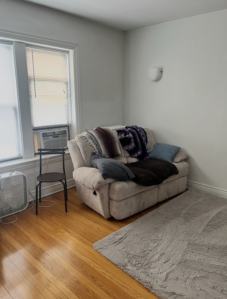 4444 W Gunnison Street - Photo 2