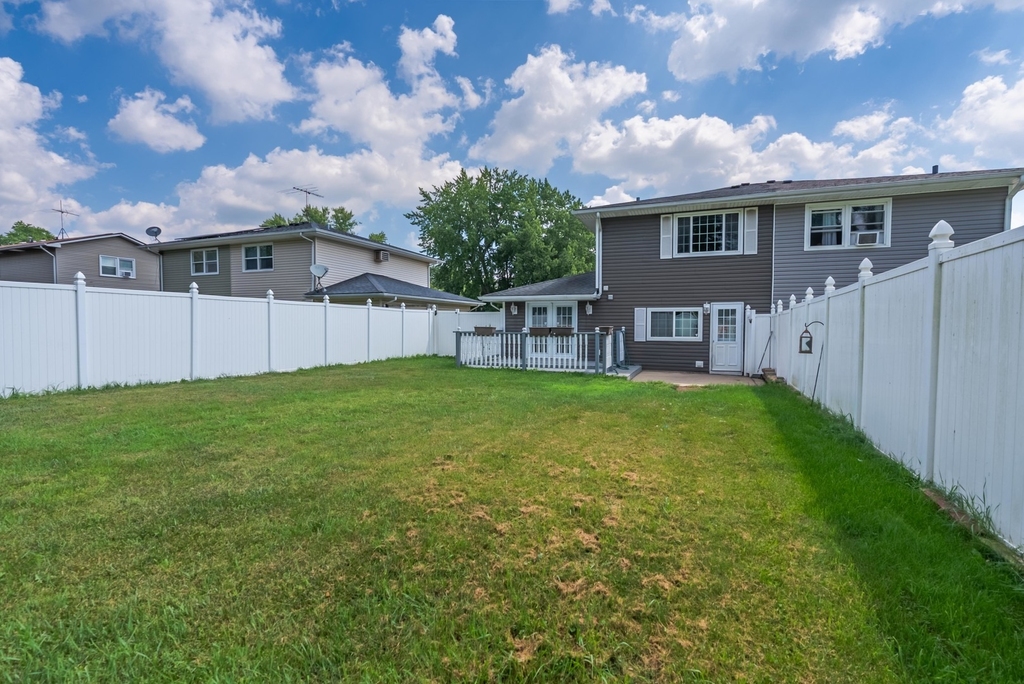 1072 N Highland Avenue - Photo 10