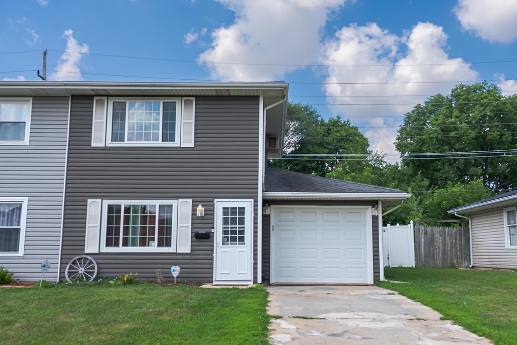 1072 N Highland Avenue - Photo 0