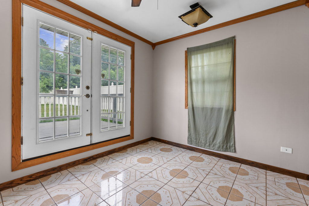 1072 N Highland Avenue - Photo 5