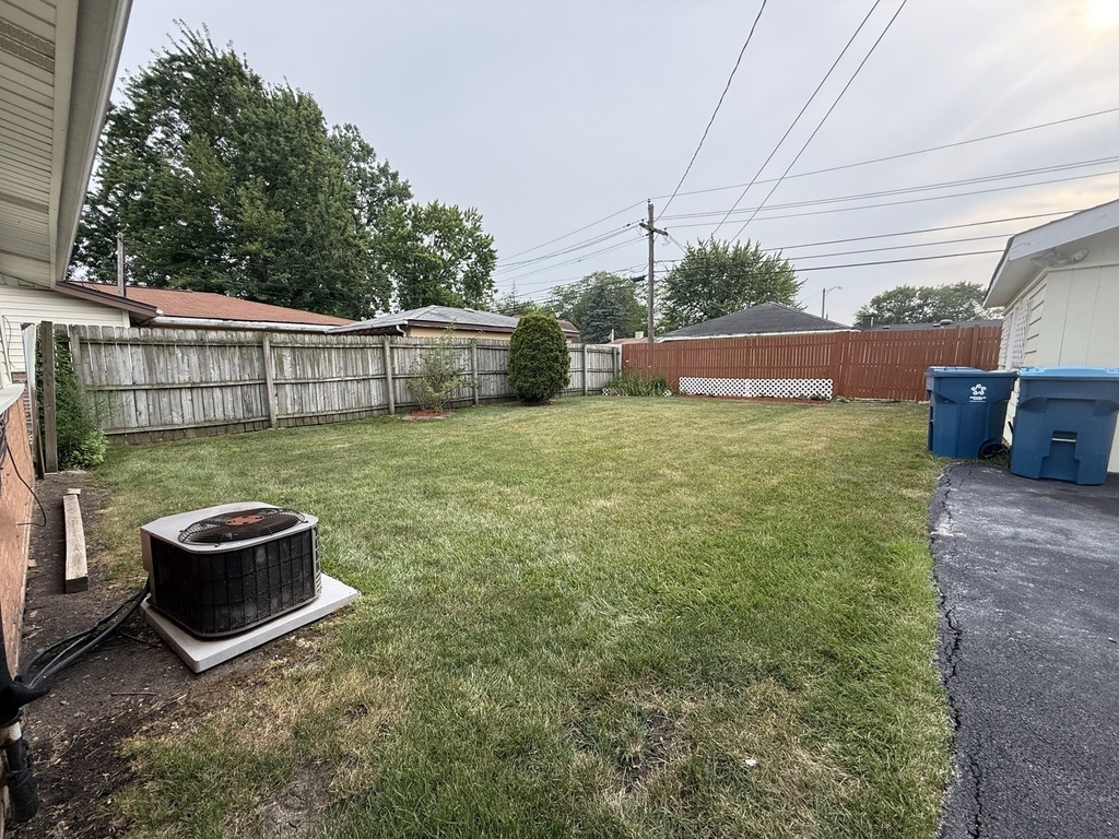1374 Forest Place - Photo 4