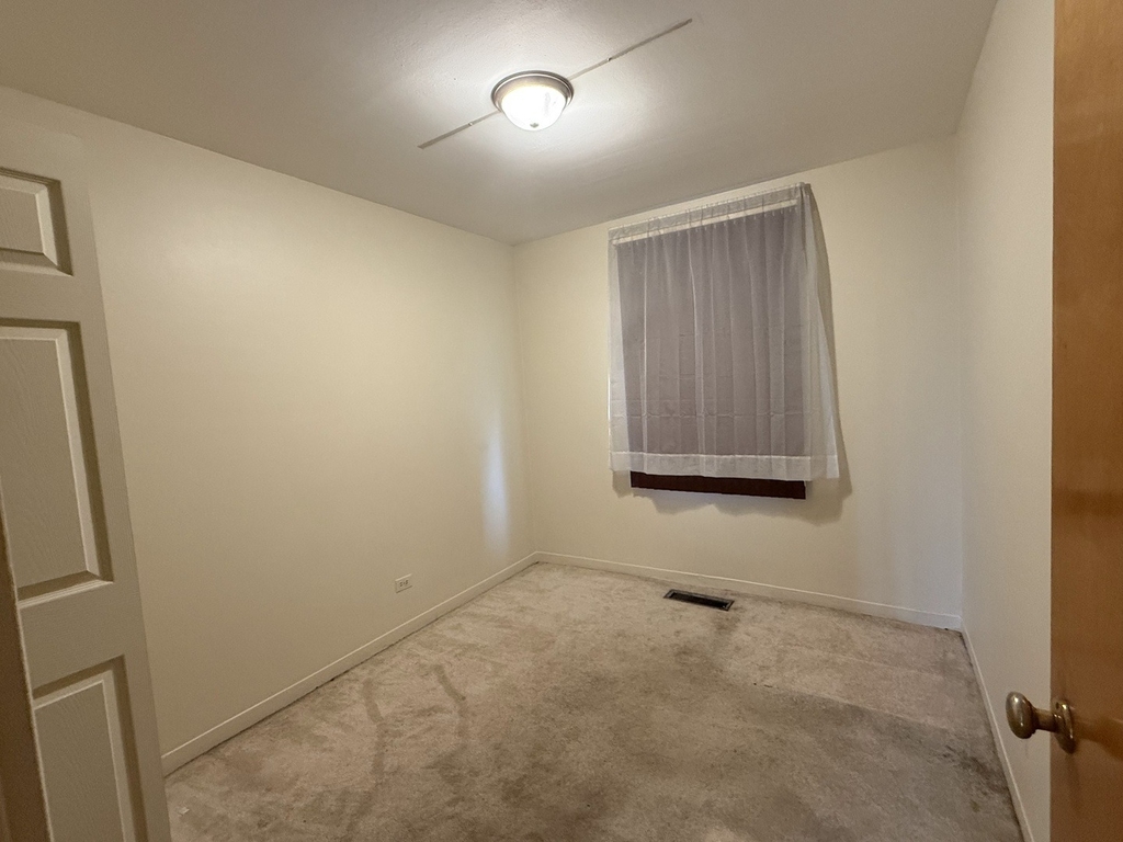 1374 Forest Place - Photo 9