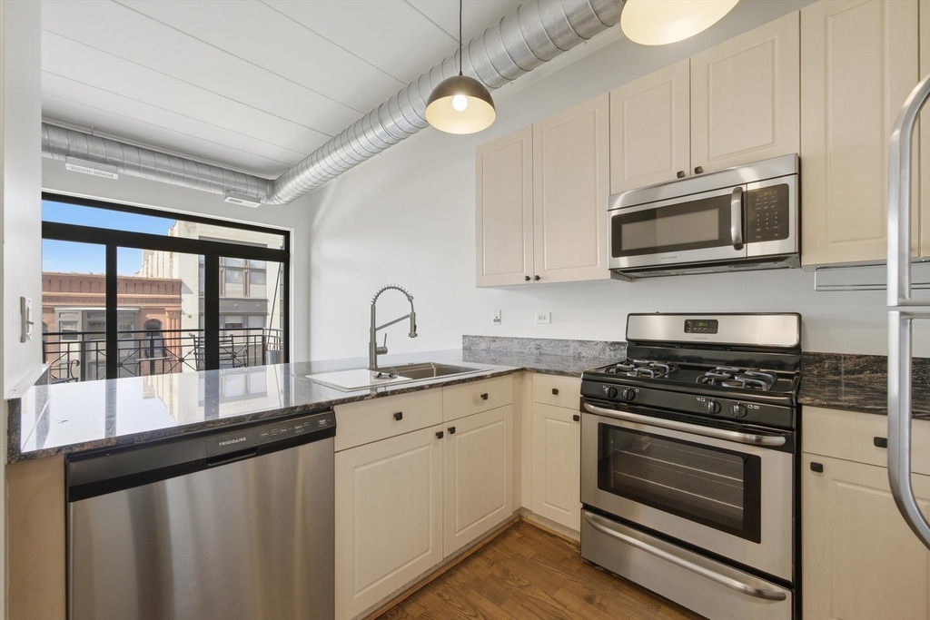 1155 W Madison Street - Photo 19