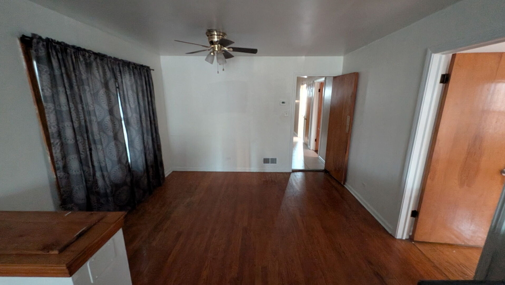 1619 E 86th Place - Photo 4