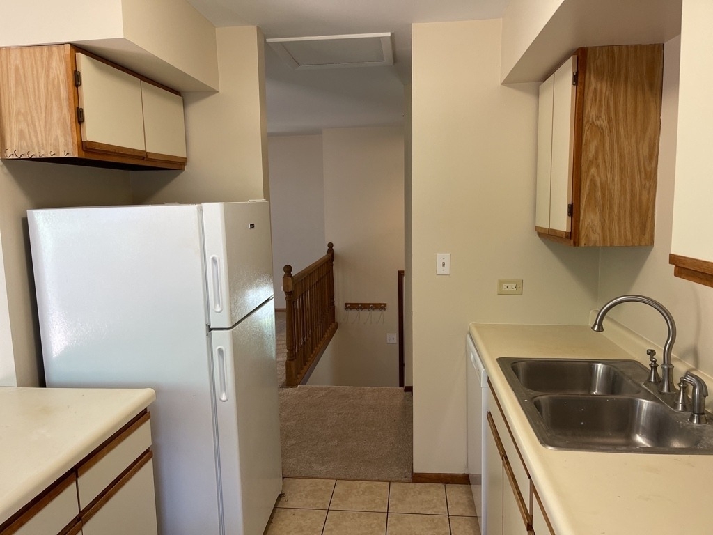 352 College Street - Photo 8