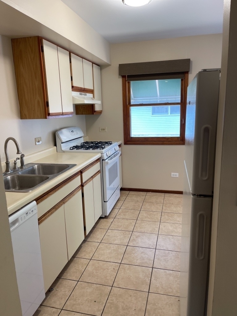 352 College Street - Photo 10