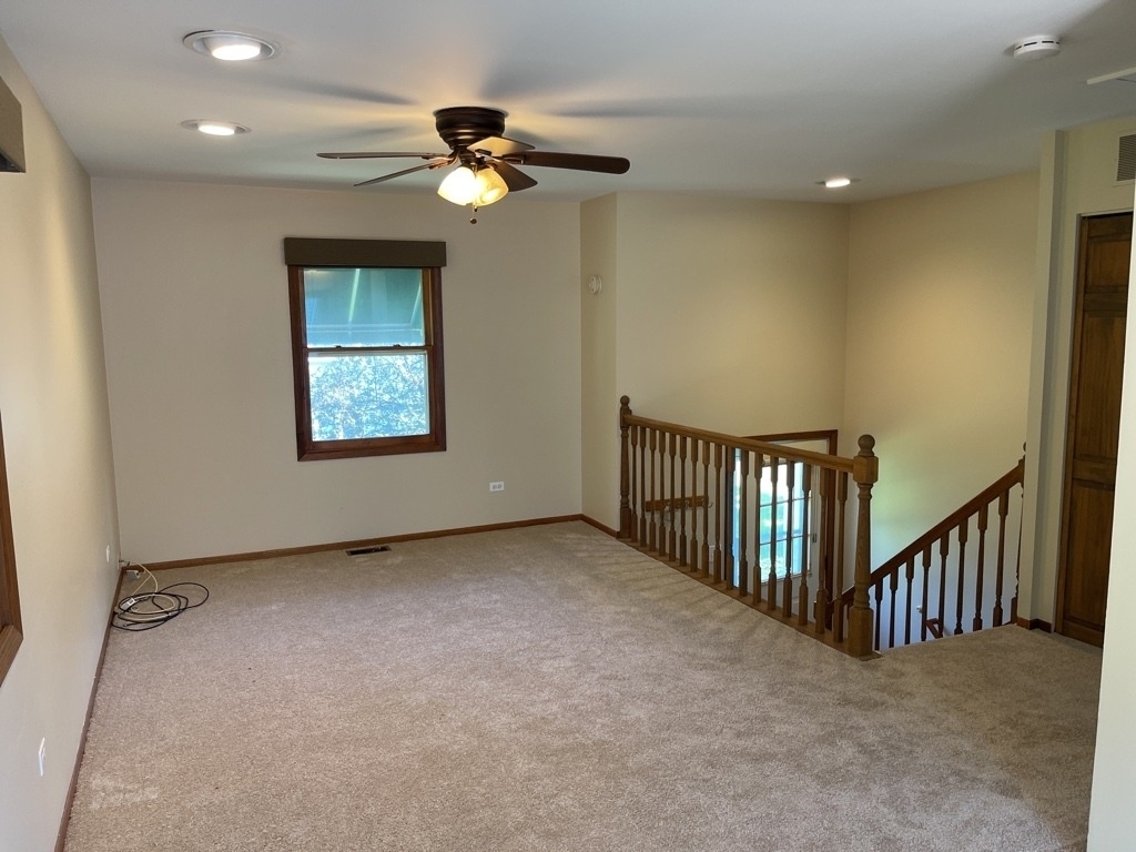 352 College Street - Photo 4