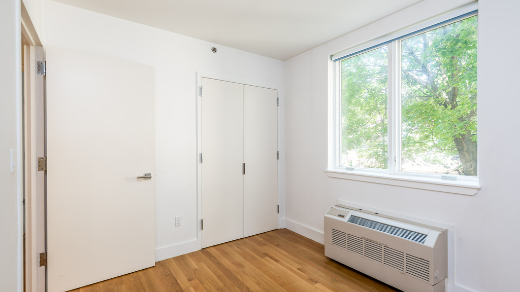 387 Franklin Ave 11238 - Photo 11